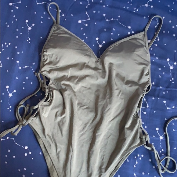 Olive green full baiting suit NWOT - Picture 4 of 7